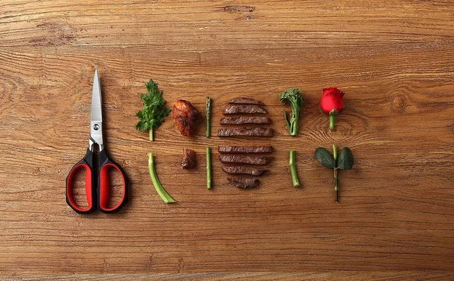 LIVINGO kitchen shears on a board with prepared ingredients